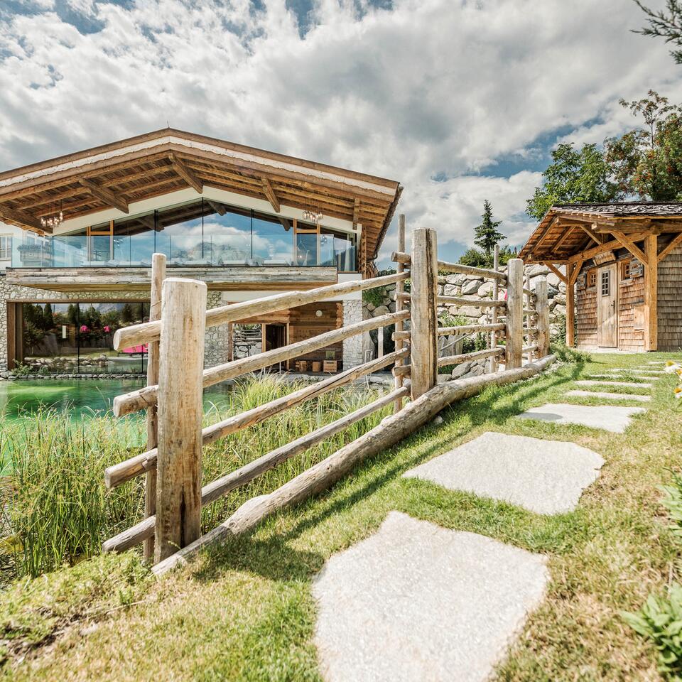 Poolbereich vom Alpenresort Schwarz | 5 Sterne Hotel Schwarz, Wellnesshotel Tirol