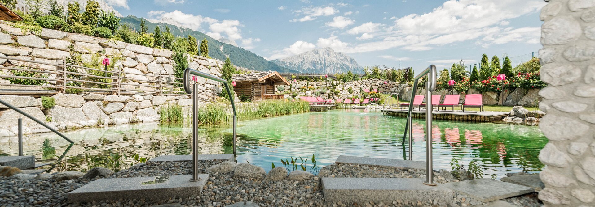 Naturbadeteich | Wellnesshotel Schwarz, 5 Sterne Hotel Mieminger Plateau
