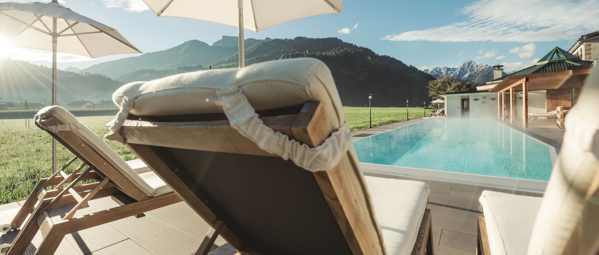 Außenpool Liegen | Best Alpine Wellness Hotel Theresa, Zillertal