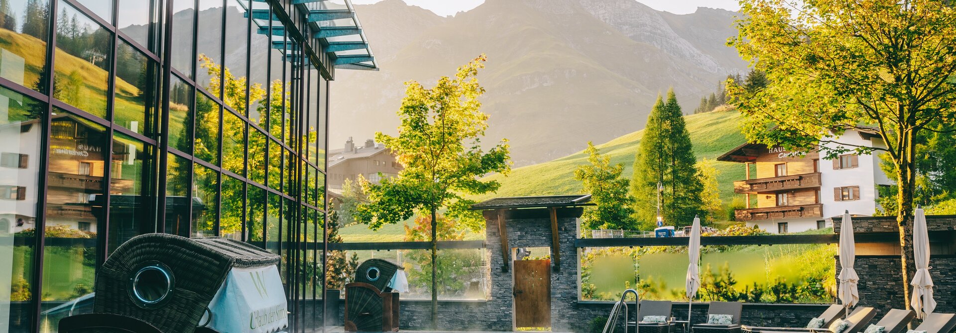 Outdoor Schwimmbad Sommer | 4 Sterne Superior Wellnesshotel Warther Hof