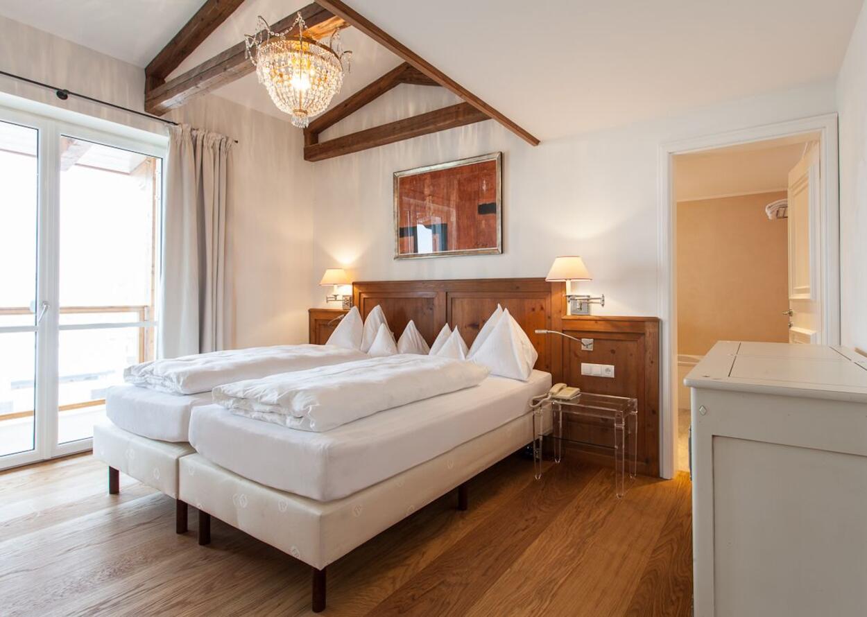 Panorama Suite mit Kachelofen und Whirlwanne – Theresa